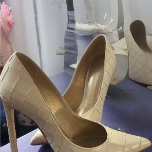 Stuart Weitzman Cream Croc-Embossed Pointed Toe Stiletto Pumps